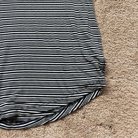 Seriously Soft Aero V-Neck Top - Picture 9 of 11